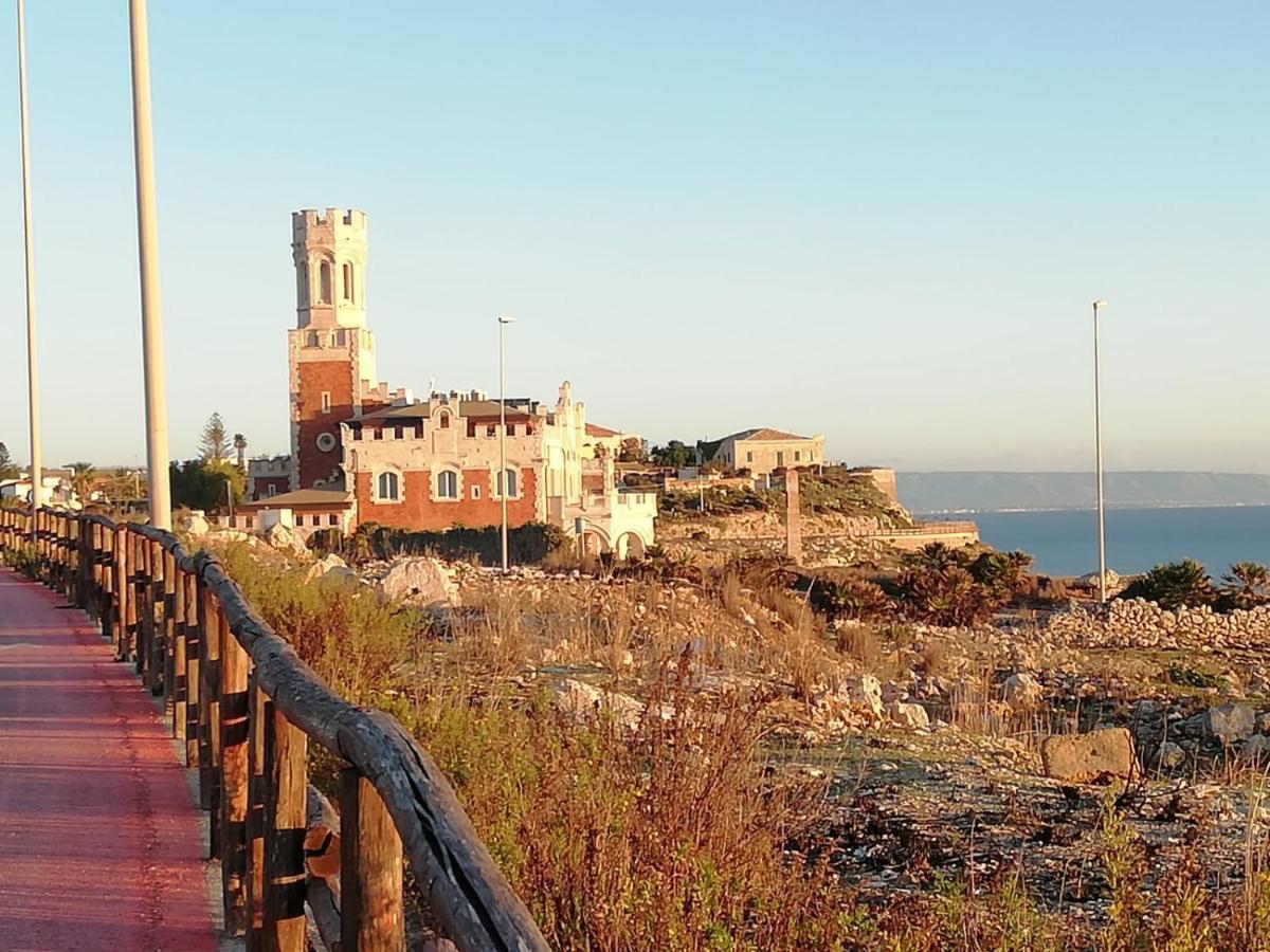 La Trinacria Di Capo Passero Portopalo Di Capo Passero Luaran gambar